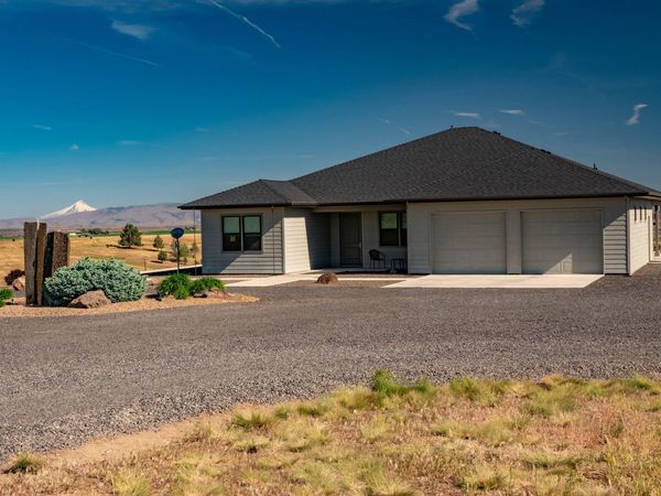 3854 NE Fern Lane, Madras, OR 97741