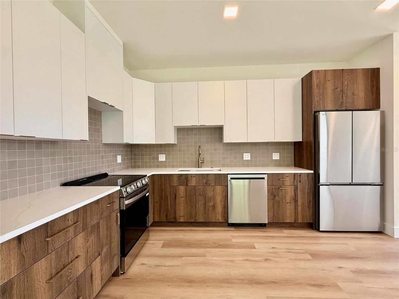 106 36th St N 1st Avenue N, Unit 3D, Saint Petersburg, FL 33713 Photo