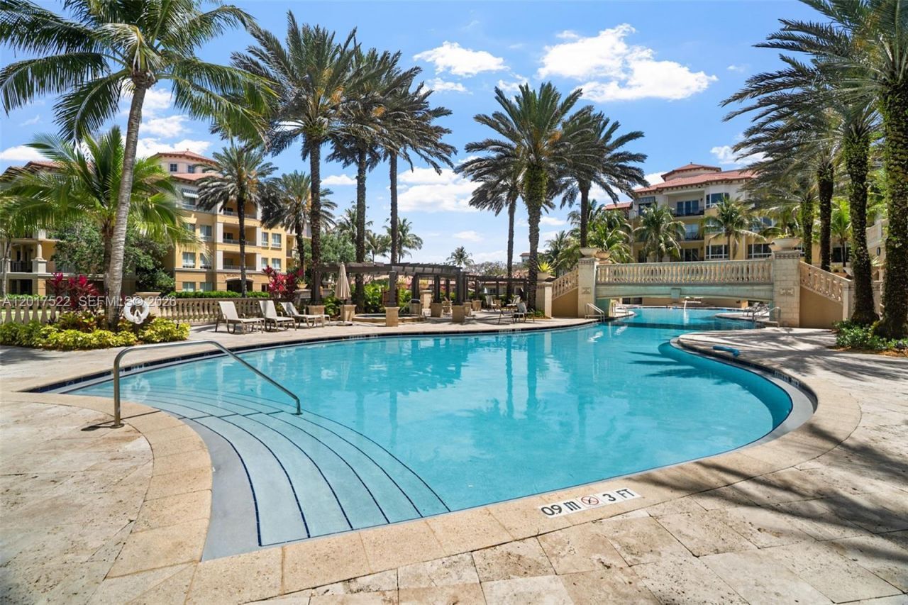 16102 Emerald Estates Dr, Unit 306, Weston, FL 33331 Photo
