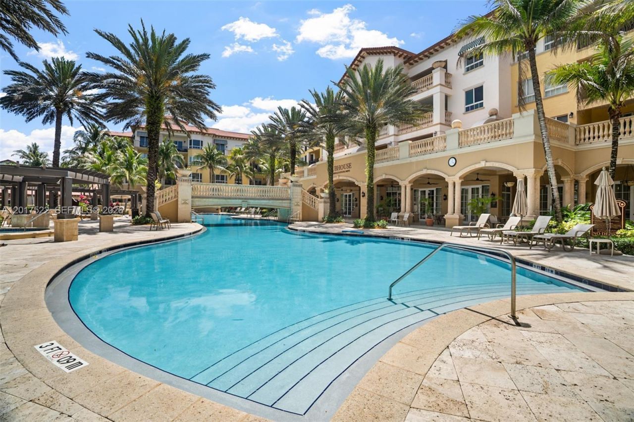 16102 Emerald Estates Dr, Unit 306, Weston, FL 33331 Photo