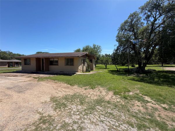 1401 N Bishop ST, San Marcos, TX 78666