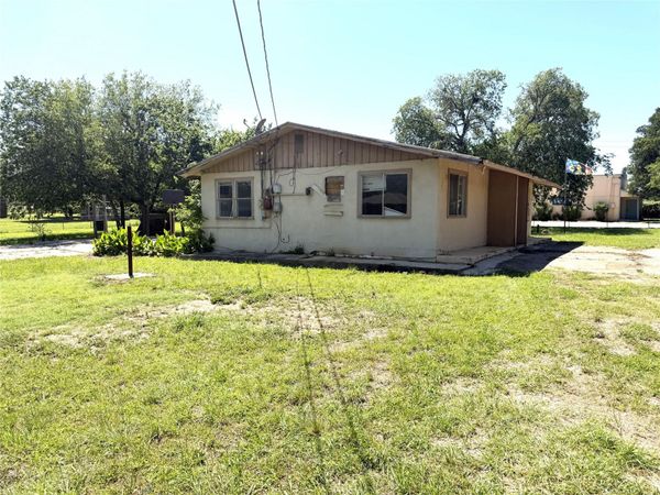 1401 N Bishop ST, San Marcos, TX 78666