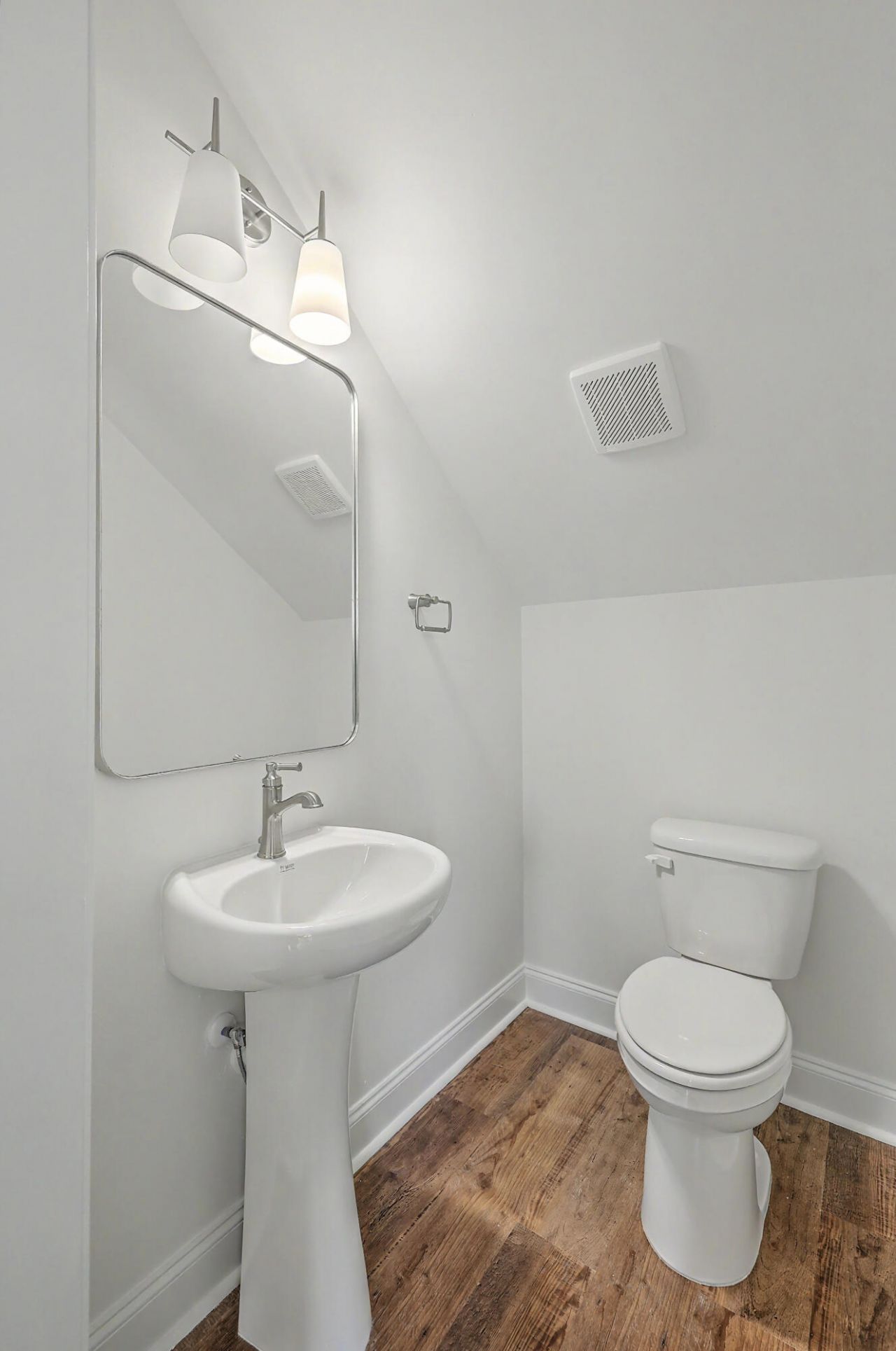 529 New Regenia Place Photo 14
