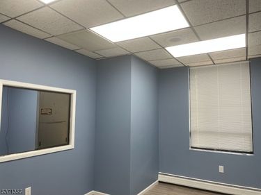 700 N Broad St, Elizabeth, NJ 07208