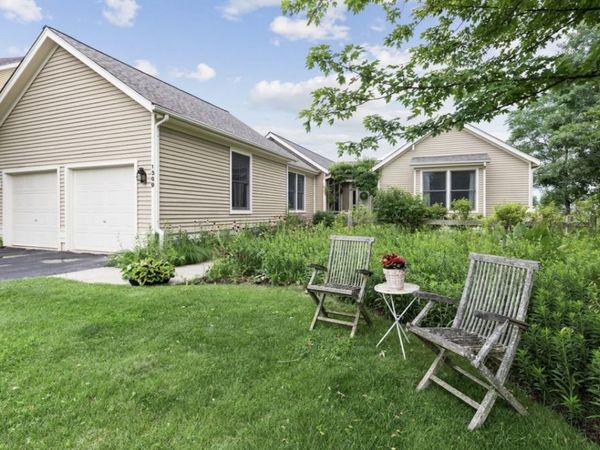 1369 Calamus Lane, Grayslake, IL 60030