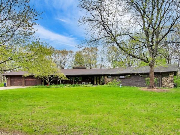 27125 N Williams Park Road, Wauconda, IL 60084