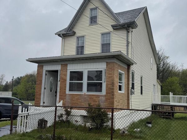 43 E Maple Street, Tresckow, PA 18254