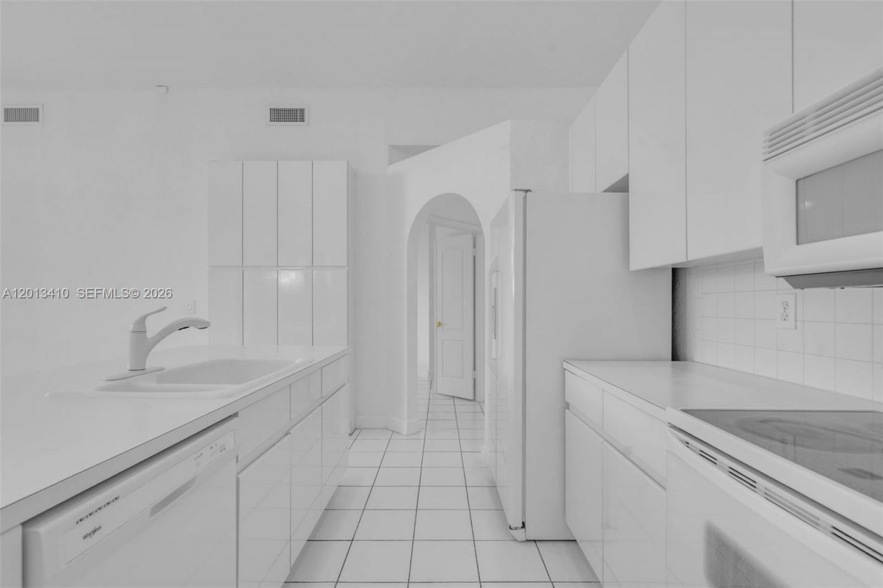 9803 NW 32nd St, Doral, FL 33172 Photo