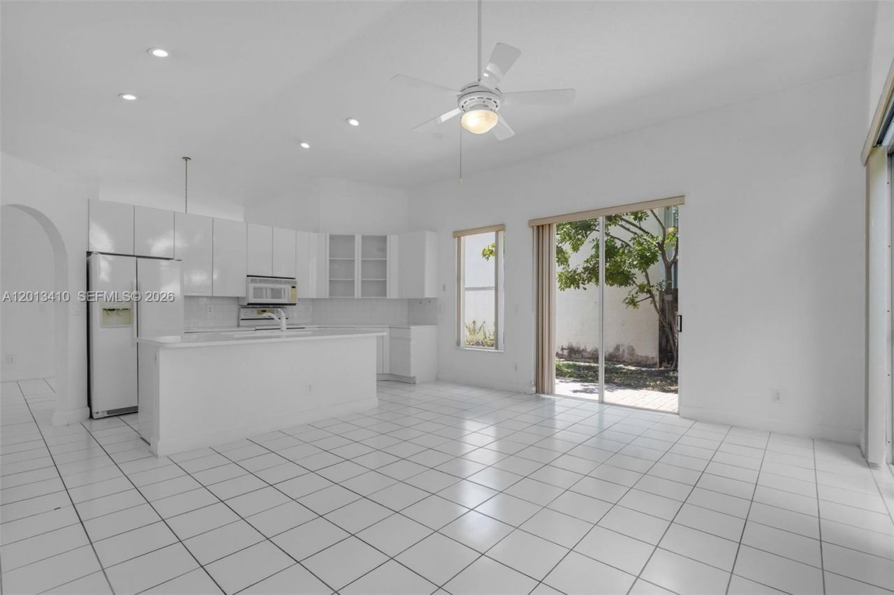 9803 NW 32nd St, Doral, FL 33172 Photo