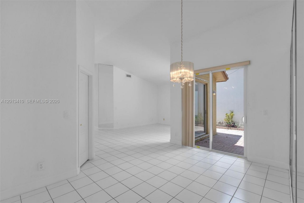9803 NW 32nd St, Doral, FL 33172 Photo