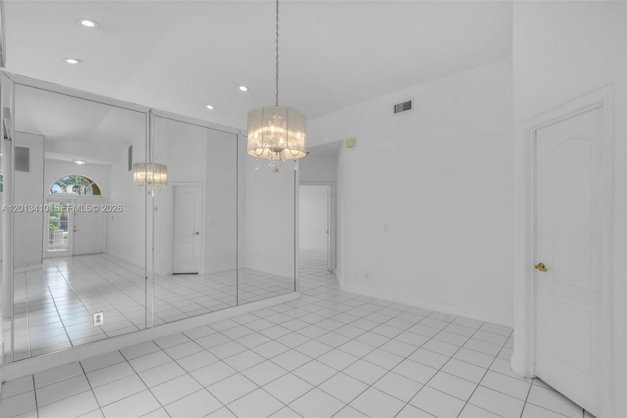 9803 NW 32nd St, Doral, FL 33172 Photo