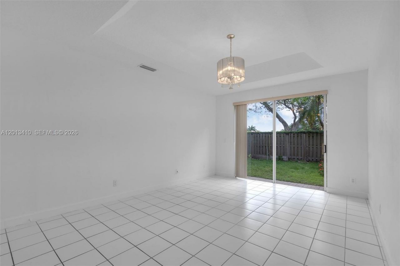 9803 NW 32nd St, Doral, FL 33172 Photo