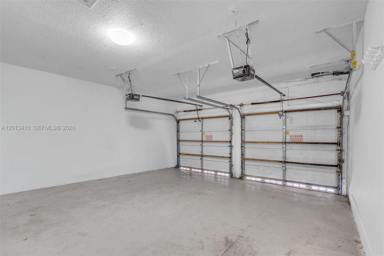 9803 NW 32nd St, Doral, FL 33172 Photo