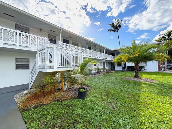 1916 SW 11th Street, Unit 5, Fort Lauderdale, FL 33312
