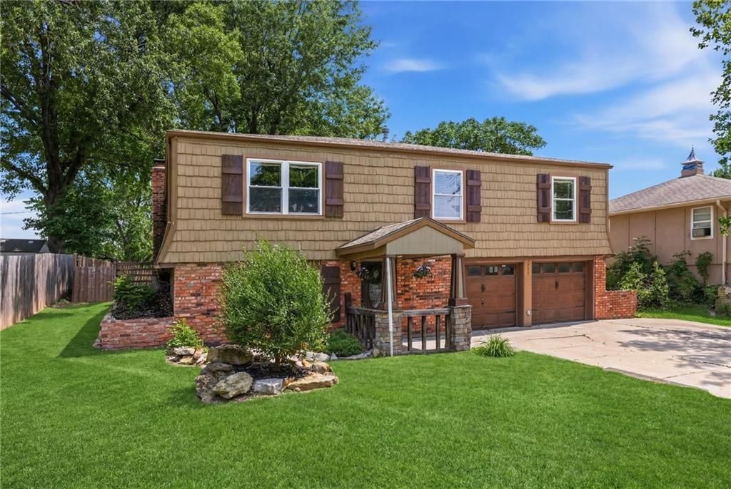 5905 N Denver Avenue, Kansas City, MO 64119 Main Photo