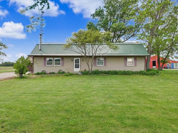 1121 County Road 2250 , Sidney, IL 61877