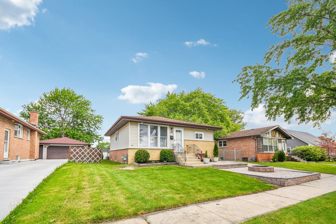 4428 Lisa Lane, Oak Forest, IL 60452 Main Photo