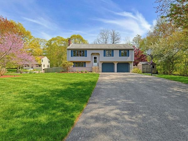 1 Tamworth Rd, Sharon, MA 02067