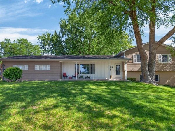 1823 Timberledge Drive, Cedar Falls, IA 50613