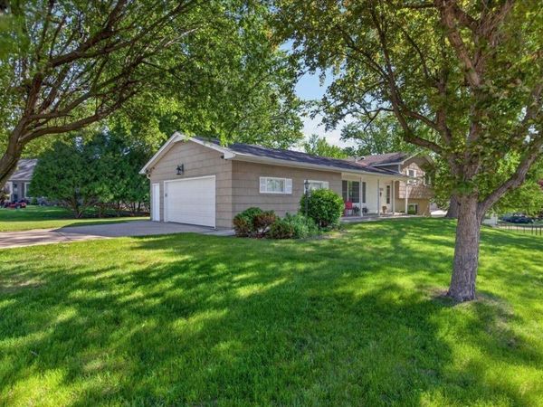 1823 Timberledge Drive, Cedar Falls, IA 50613