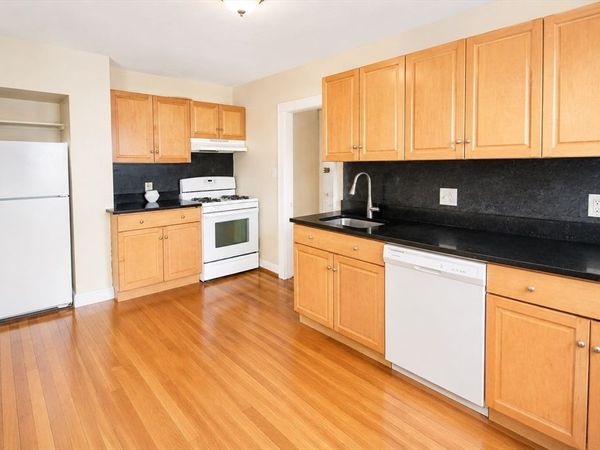 136 Spring St, Unit 3L, Boston, MA 02132