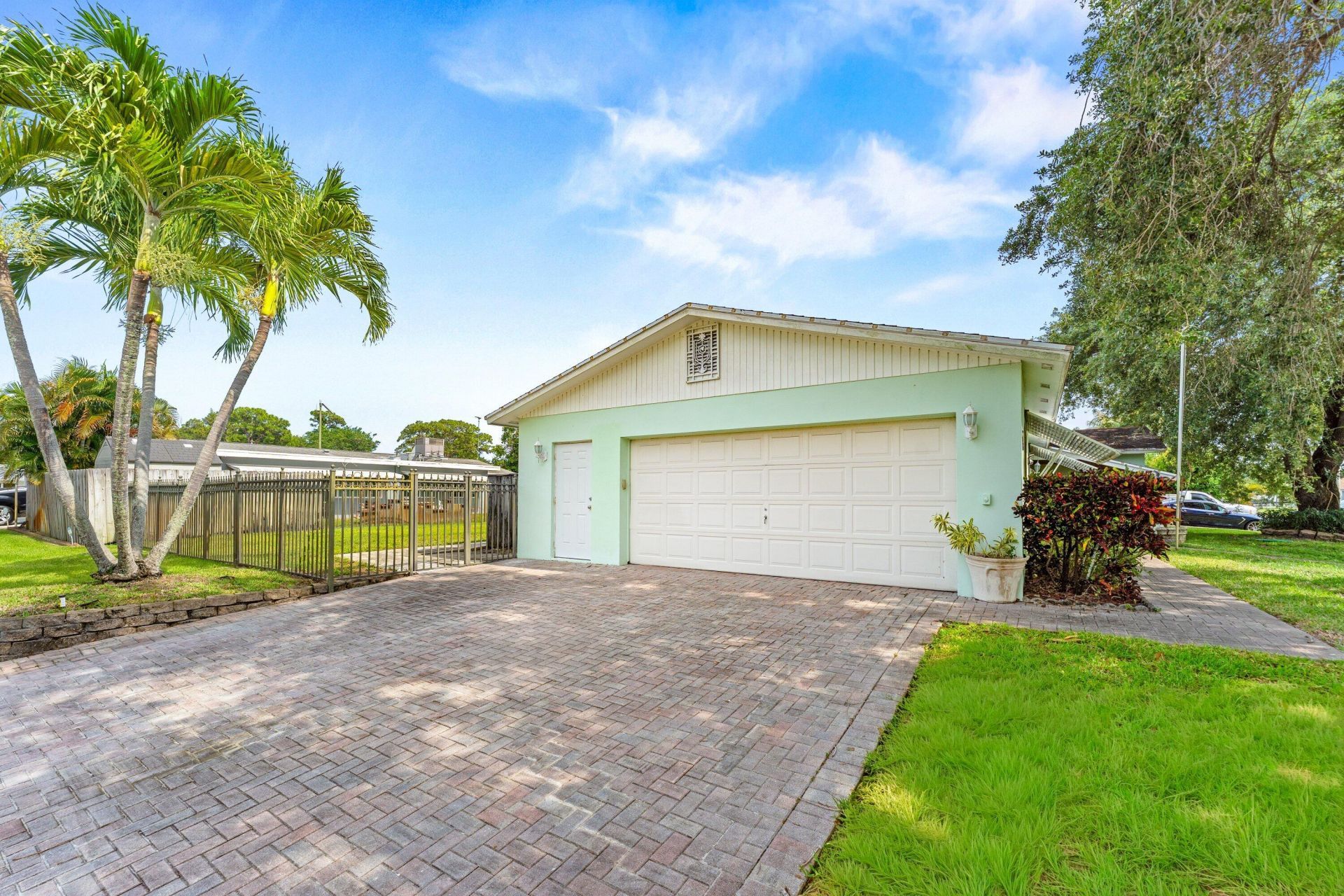 2118 W Palma Circle, West Palm Beach, FL 33415 Photo