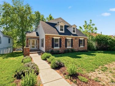 522 S 2nd Street, St Charles, MO 63301