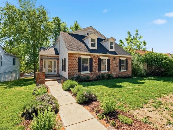 522 S 2nd Street , St Charles, MO 63301