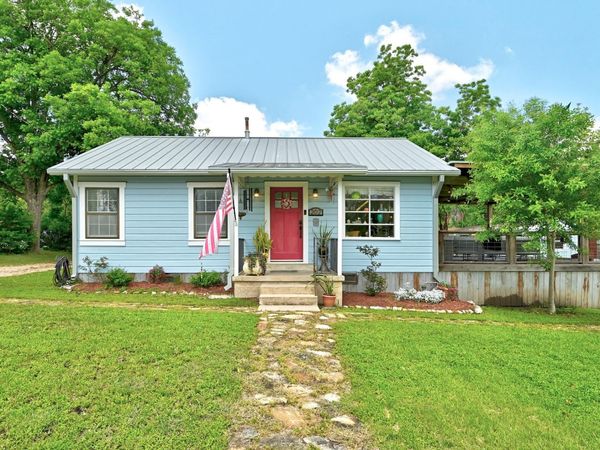 202 S 3rd ST, Pflugerville, TX 78660