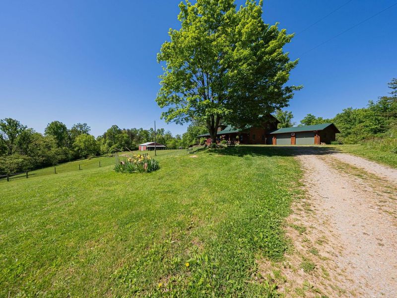 10375 Frasure Helber Road, Logan, OH 43138 Photo 2