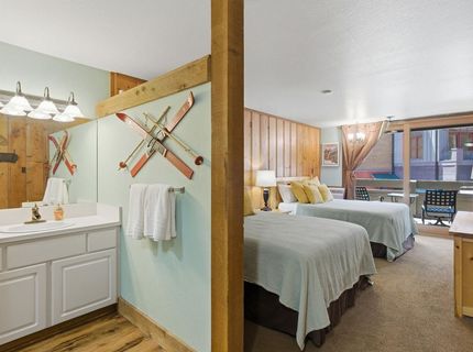 2000 North Village Drive, Unit #222, Truckee, CA 96161 Photo