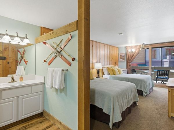 2000 North Village Drive, Truckee, CA 96161