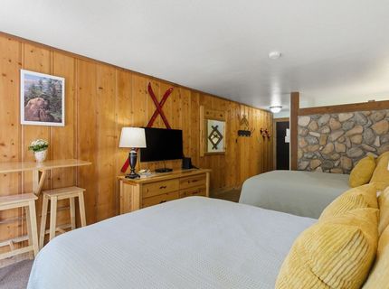 2000 North Village Drive, Truckee, CA 96161 Photo