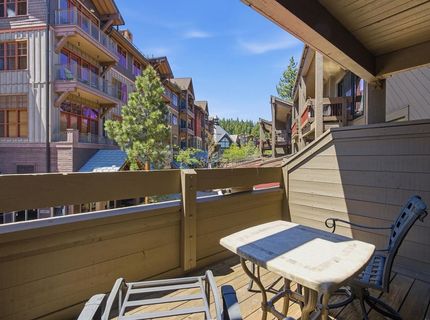 2000 North Village Drive, Truckee, CA 96161 Photo