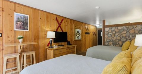 2000 North Village Drive, Unit #222, Truckee, CA 96161 Photo