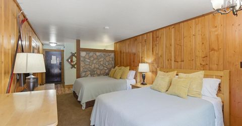 2000 North Village Drive, Truckee, CA 96161 Photo