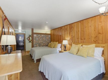 2000 North Village Drive, Truckee, CA 96161 Photo