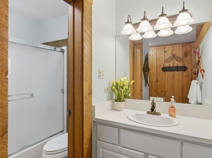 2000 North Village Drive, Truckee, CA 96161 Photo