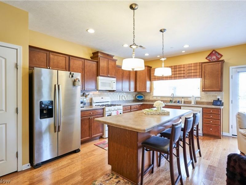 38083 Euclid Avenue, Unit 2, Willoughby, OH 44094 Photo 2