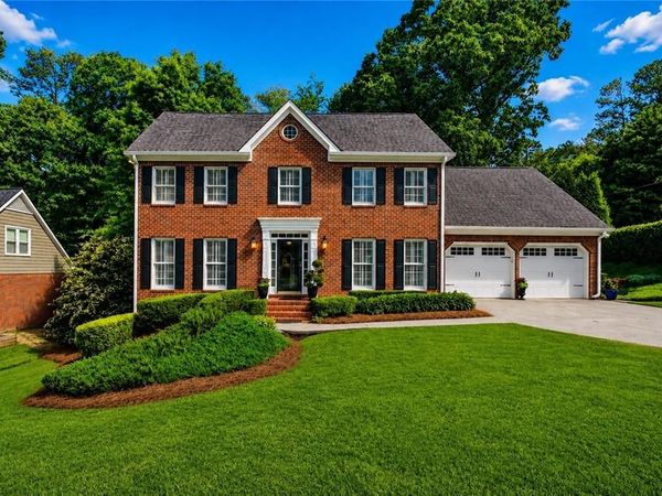 4648 Glenforest Drive NE, Roswell, GA 30075