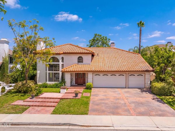 5627 Middle Crest Drive, Agoura Hills, CA 91301