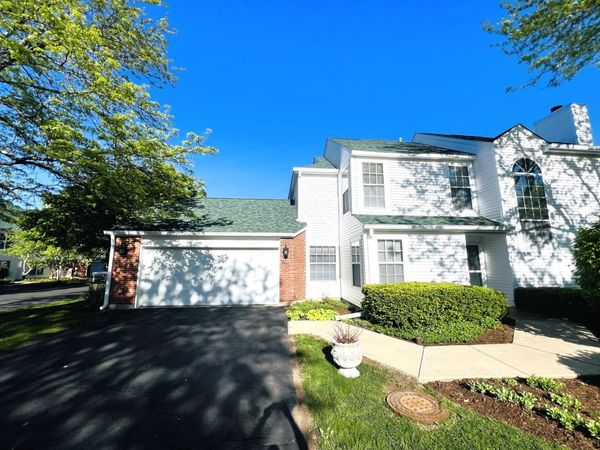 111 N Woodbury Lane, Lake Bluff, IL 60044