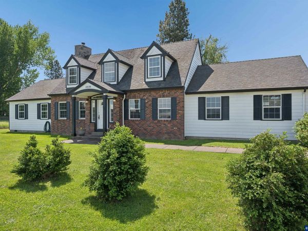 10124 Wiseacre NE Ln, Aurora, OR 97002