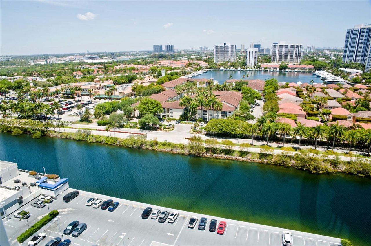 3675 N Country Club Dr, Unit 1903, Aventura, FL 33180 Photo