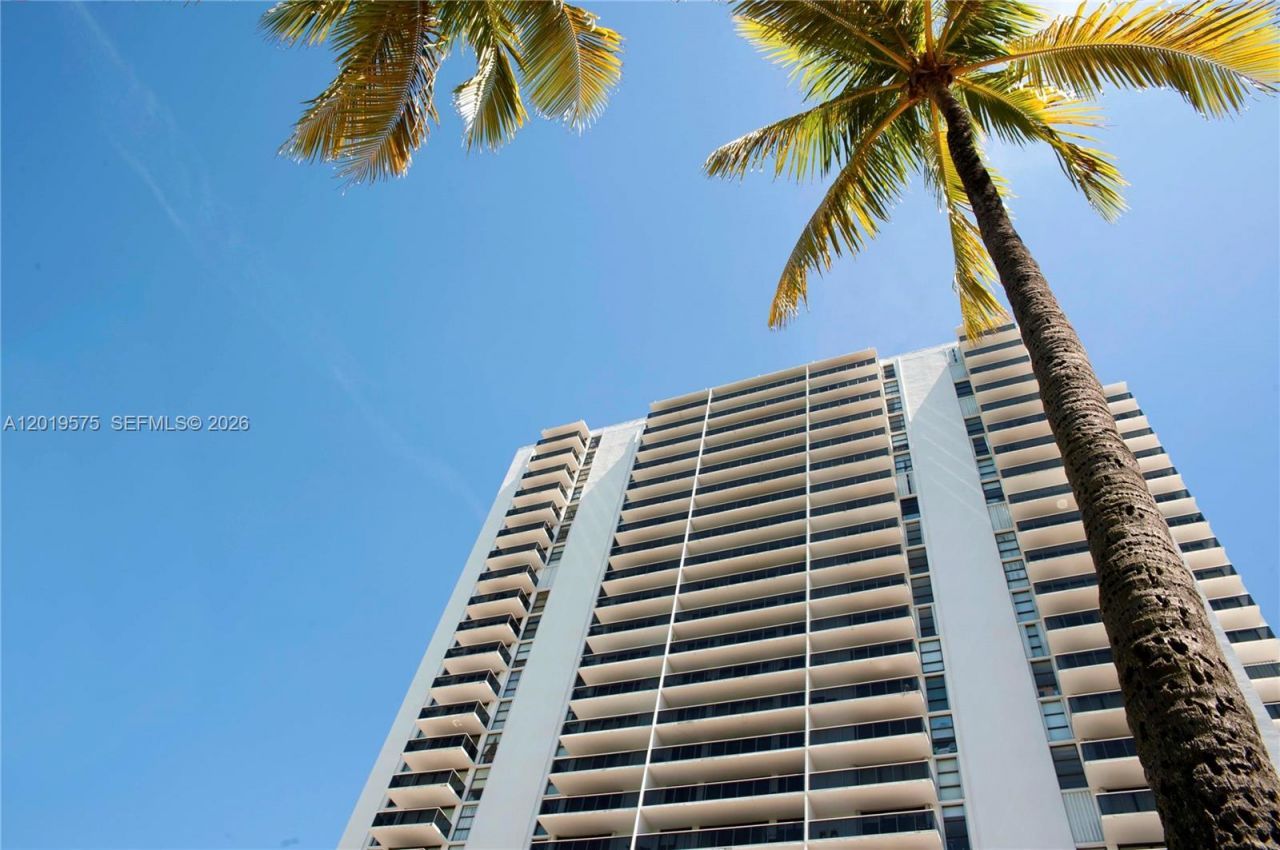 3675 N Country Club Dr, Unit 1903, Aventura, FL 33180 Photo