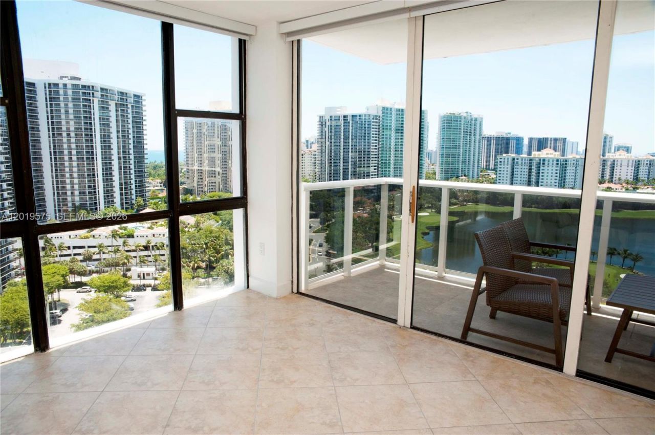 3675 N Country Club Dr, Unit 1903, Aventura, FL 33180 Photo