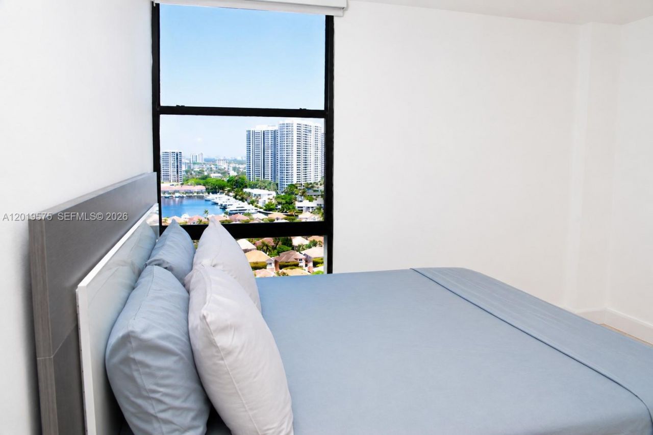 3675 N Country Club Dr, Unit 1903, Aventura, FL 33180 Photo