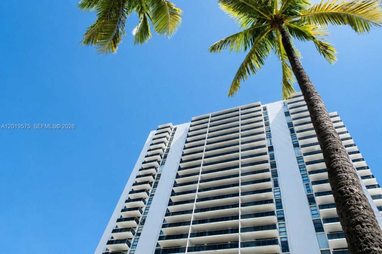 3675 N Country Club Dr, Unit 1903, Aventura, FL 33180 Photo