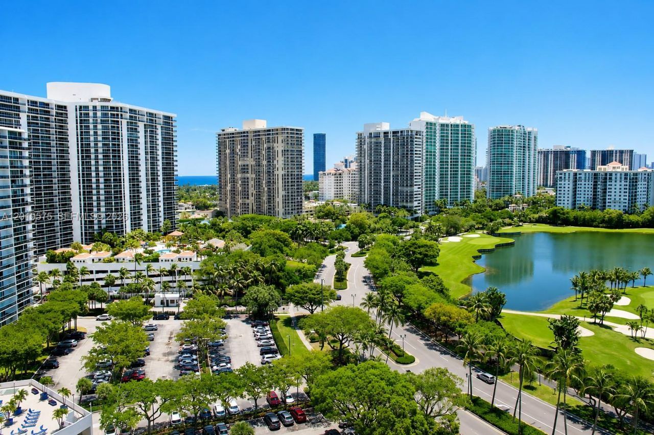 3675 N Country Club Dr, Unit 1903, Aventura, FL 33180 Photo