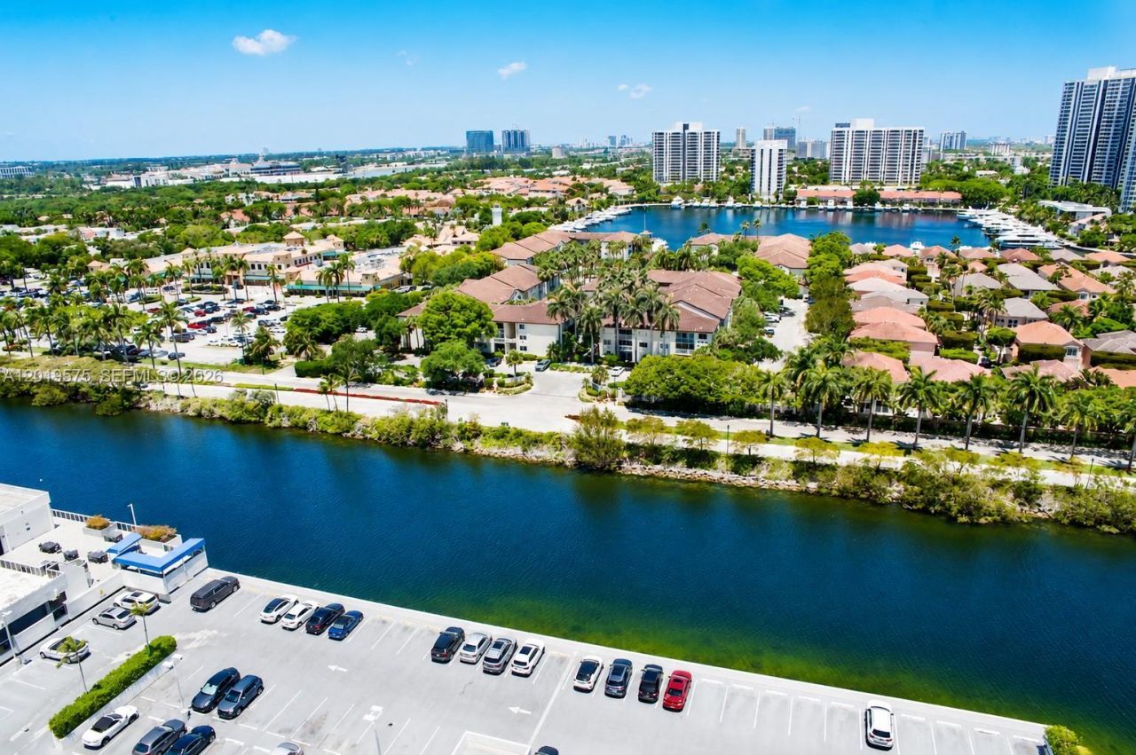 3675 N Country Club Dr, Unit 1903, Aventura, FL 33180 Photo